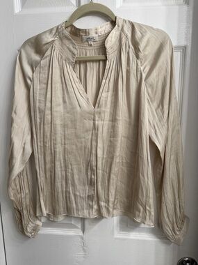 Aritzia X Wilfred Cream Pleated V-Neck Long Sleeve Blouse